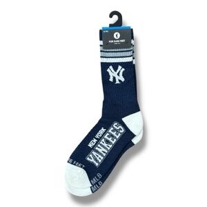 NWT For Bare Feet New York Yankees Navy and White Athletic Socks